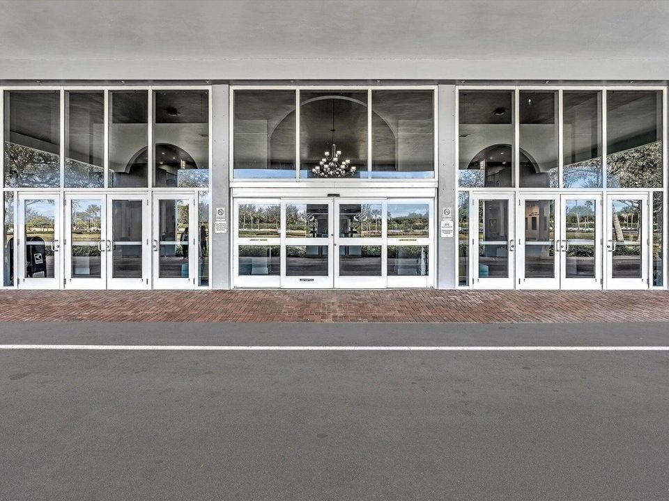 For Sale: $80,000 (2 beds, 2 baths, 902 Square Feet)