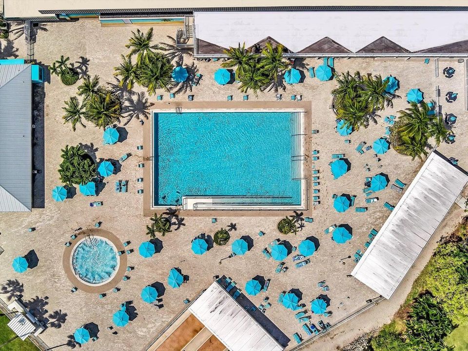 For Sale: $80,000 (2 beds, 2 baths, 902 Square Feet)