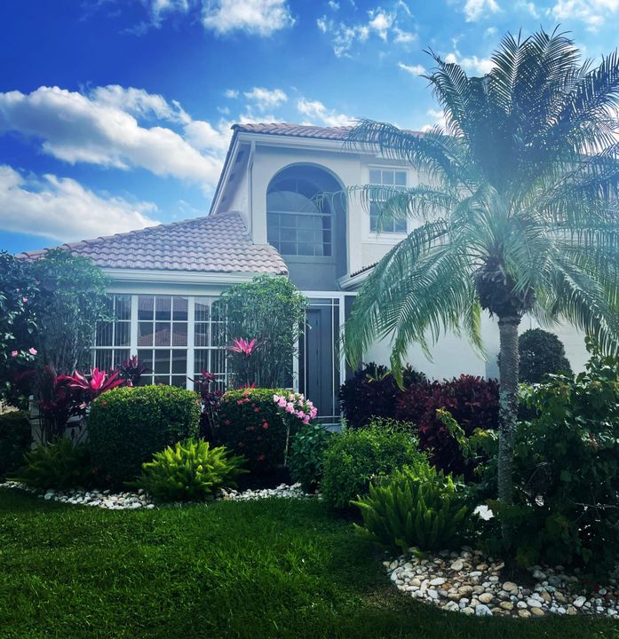 合同活跃: $6,000 (3 贝兹, 2 浴室, 2317 平方英尺)