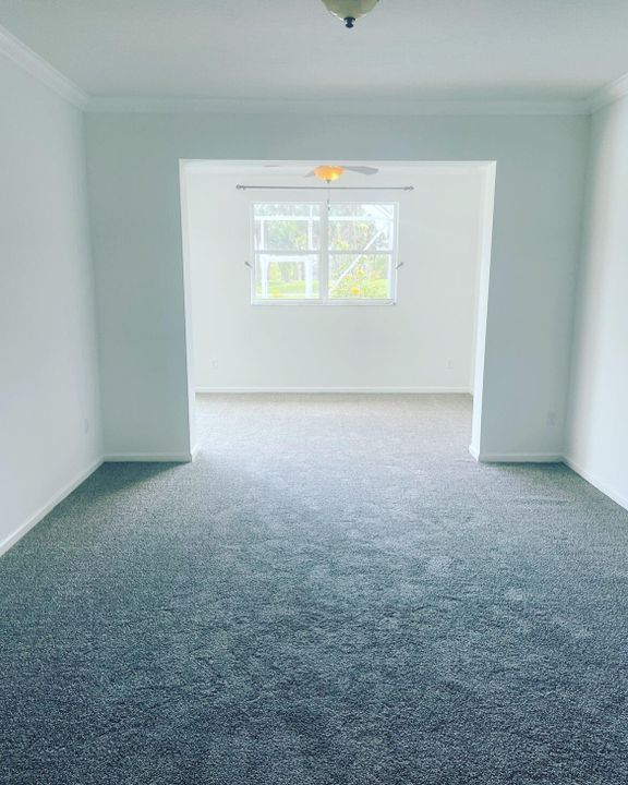 合同活跃: $6,000 (3 贝兹, 2 浴室, 2317 平方英尺)