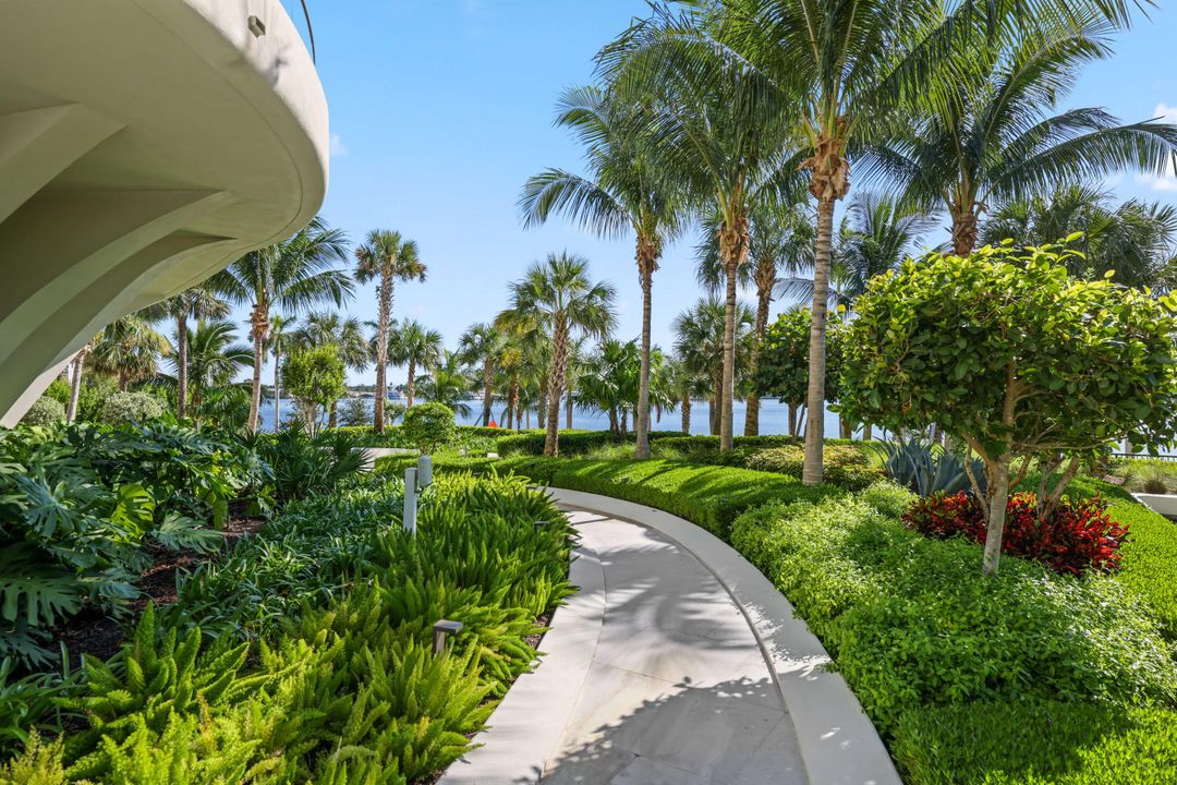 For Sale: $4,850,000 (3 beds, 2 baths, 2561 Square Feet)