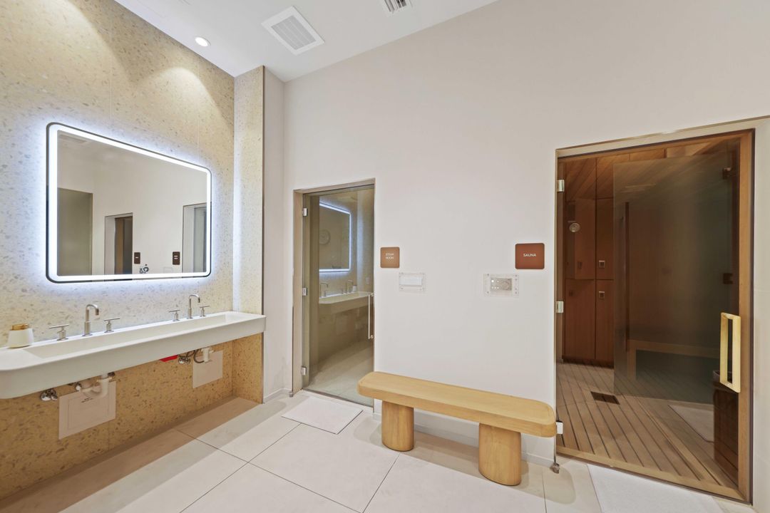 For Sale: $4,850,000 (3 beds, 2 baths, 2561 Square Feet)