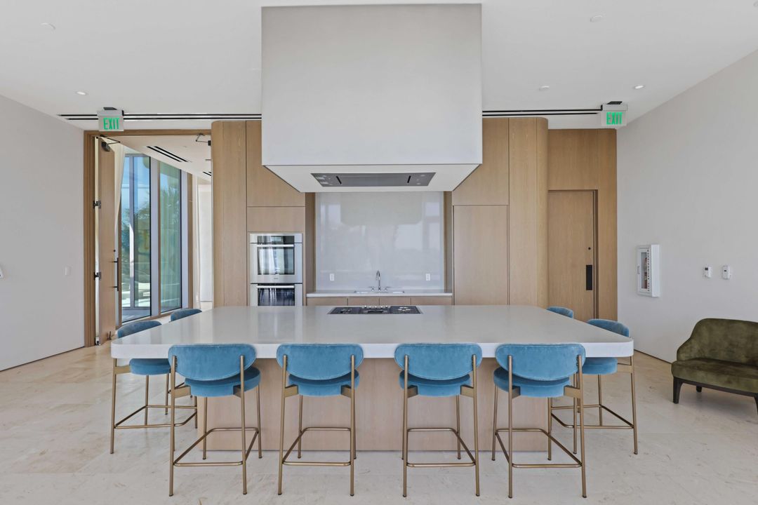 For Sale: $4,850,000 (3 beds, 2 baths, 2561 Square Feet)