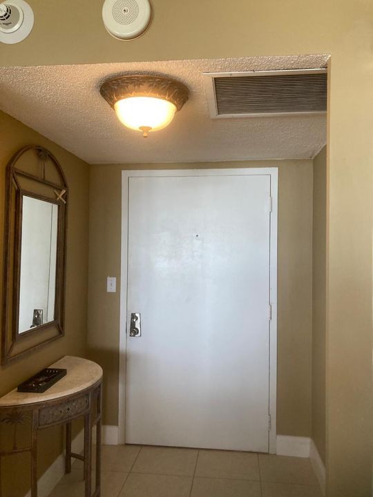 Active With Contract: $4,400 (2 beds, 2 baths, 1500 Square Feet)