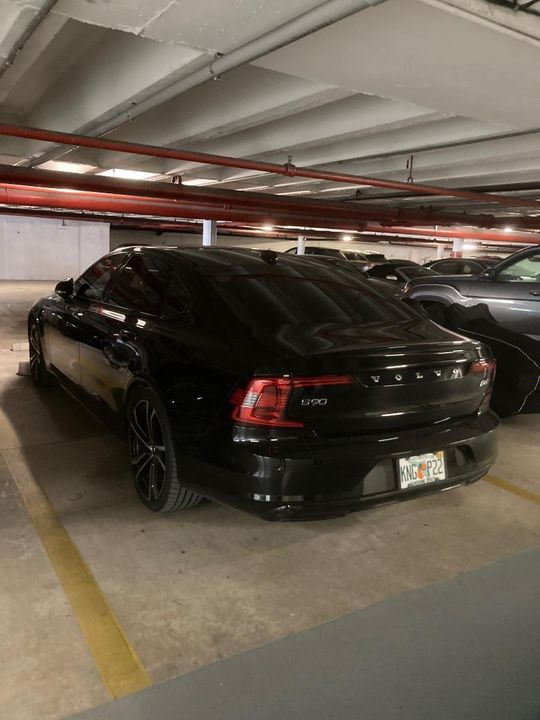 Active With Contract: $4,400 (2 beds, 2 baths, 1500 Square Feet)