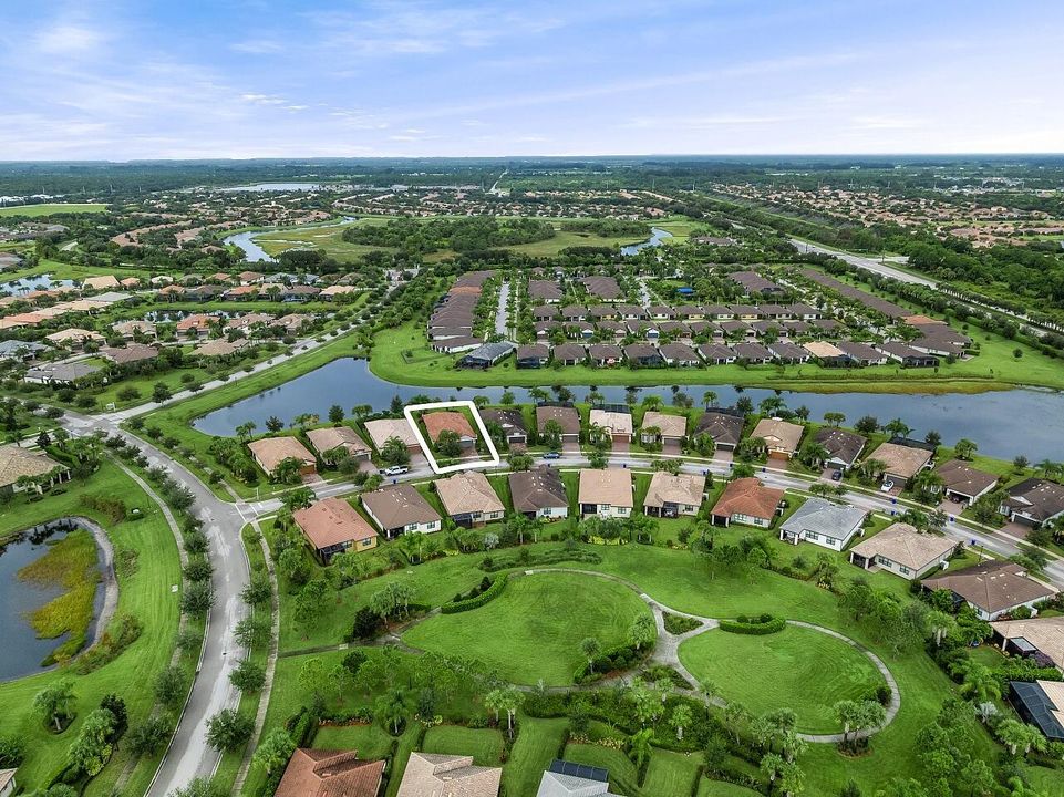 Active With Contract: $529,900 (2 beds, 2 baths, 1885 Square Feet)