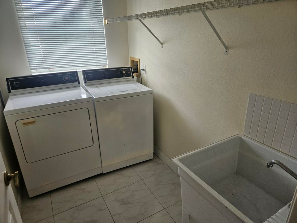 Active With Contract: $300,000 (3 beds, 2 baths, 2408 Square Feet)