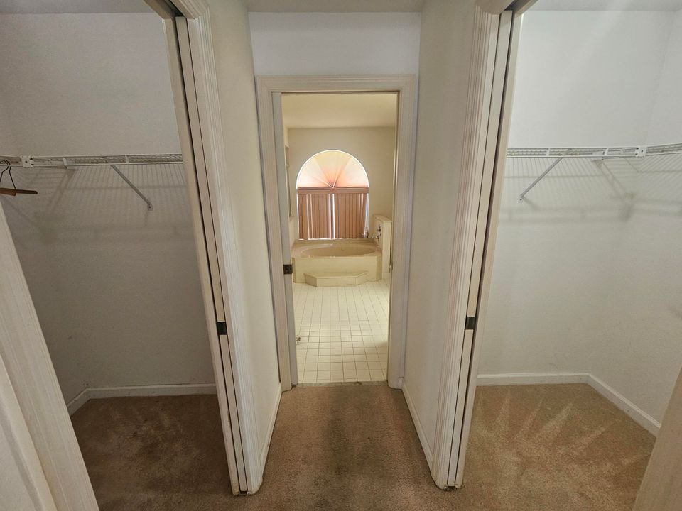 Active With Contract: $300,000 (3 beds, 2 baths, 2408 Square Feet)