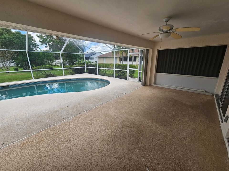 Active With Contract: $300,000 (3 beds, 2 baths, 2408 Square Feet)