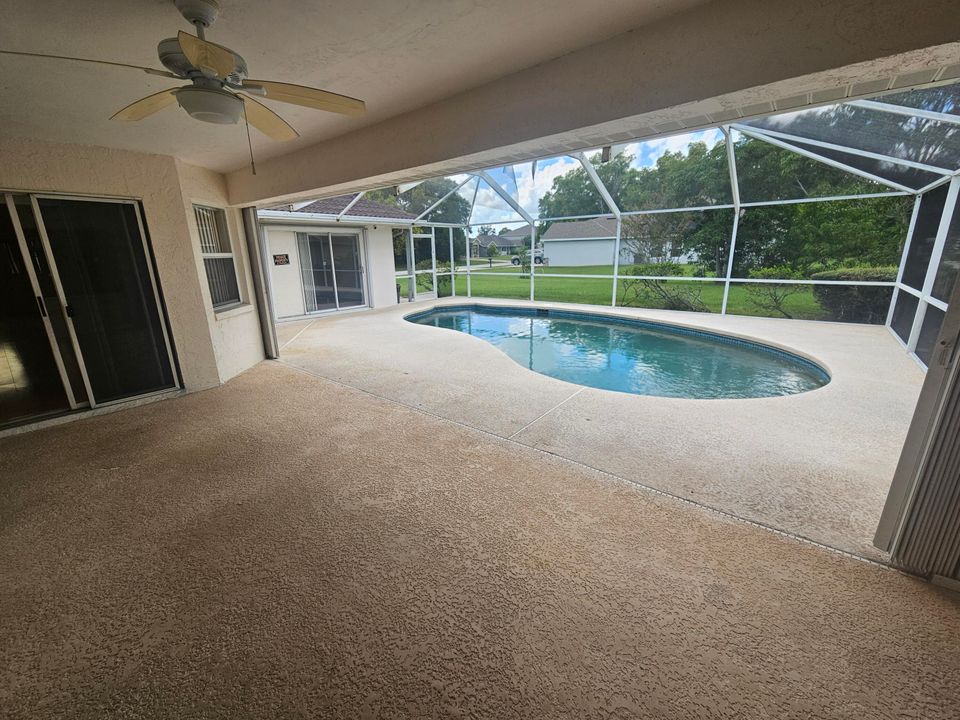 Active With Contract: $300,000 (3 beds, 2 baths, 2408 Square Feet)