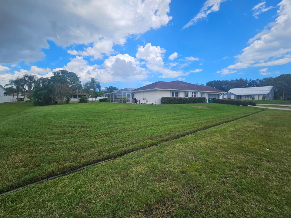 Active With Contract: $300,000 (3 beds, 2 baths, 2408 Square Feet)