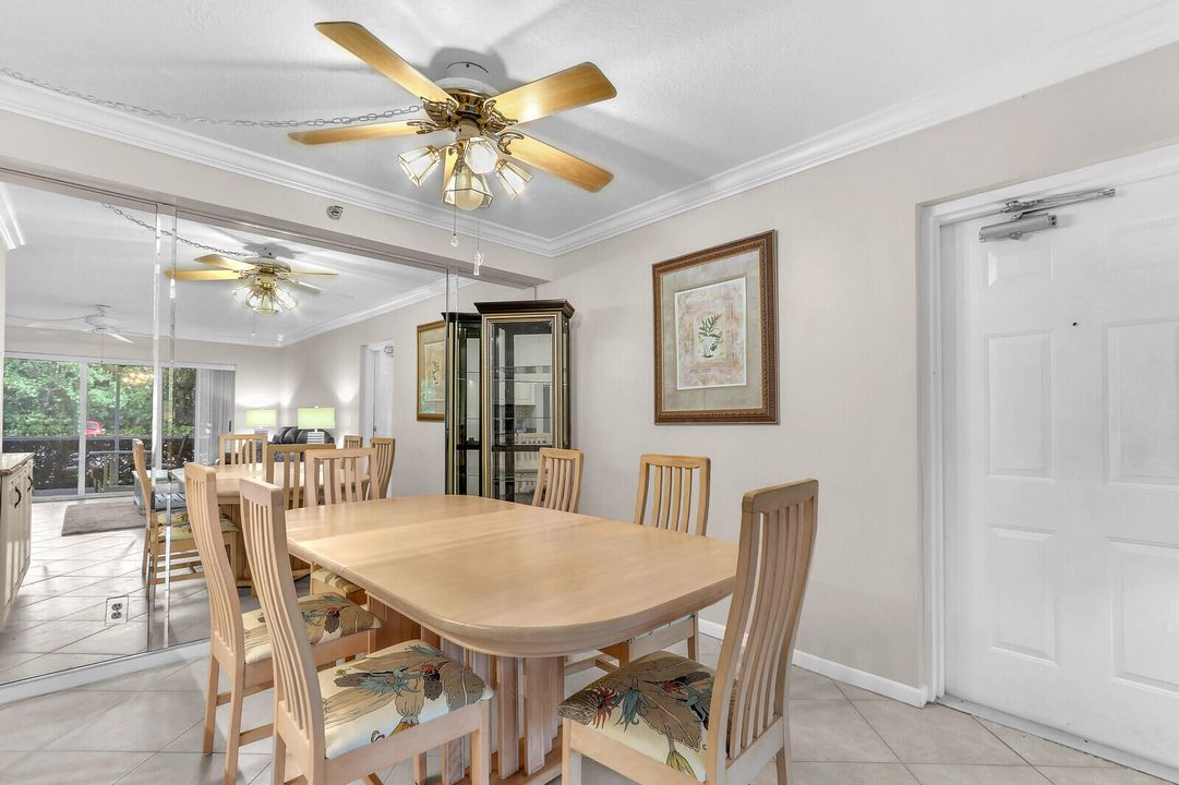 For Sale: $319,000 (2 beds, 2 baths, 1090 Square Feet)