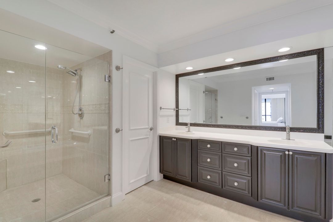 合同活跃: $15,000 (3 贝兹, 3 浴室, 2614 平方英尺)