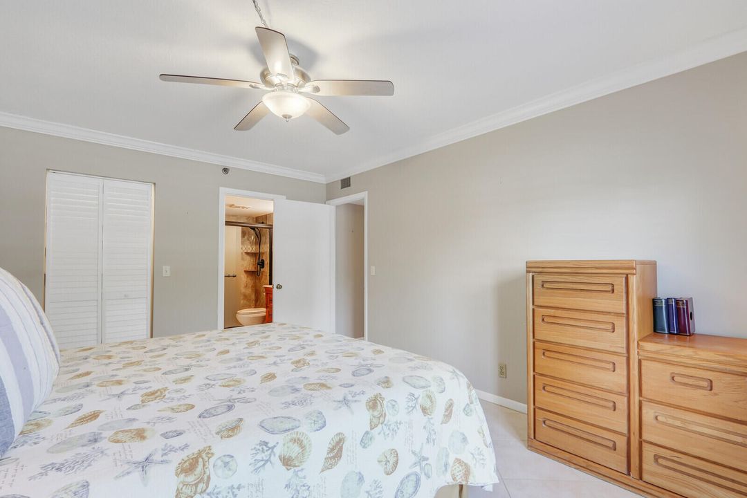 For Sale: $319,000 (2 beds, 2 baths, 1090 Square Feet)