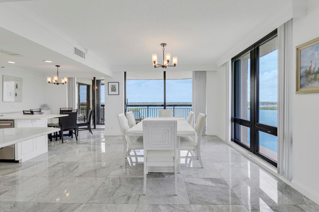 合同活跃: $15,000 (3 贝兹, 3 浴室, 2614 平方英尺)