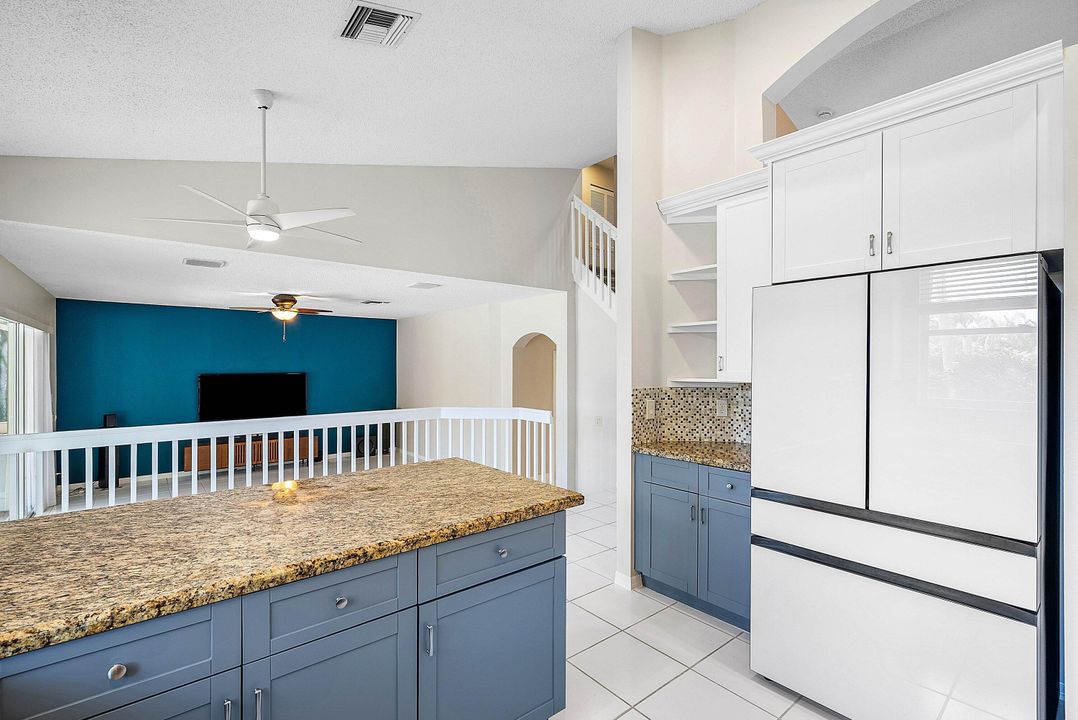 合同活跃: $975,000 (4 贝兹, 3 浴室, 2935 平方英尺)