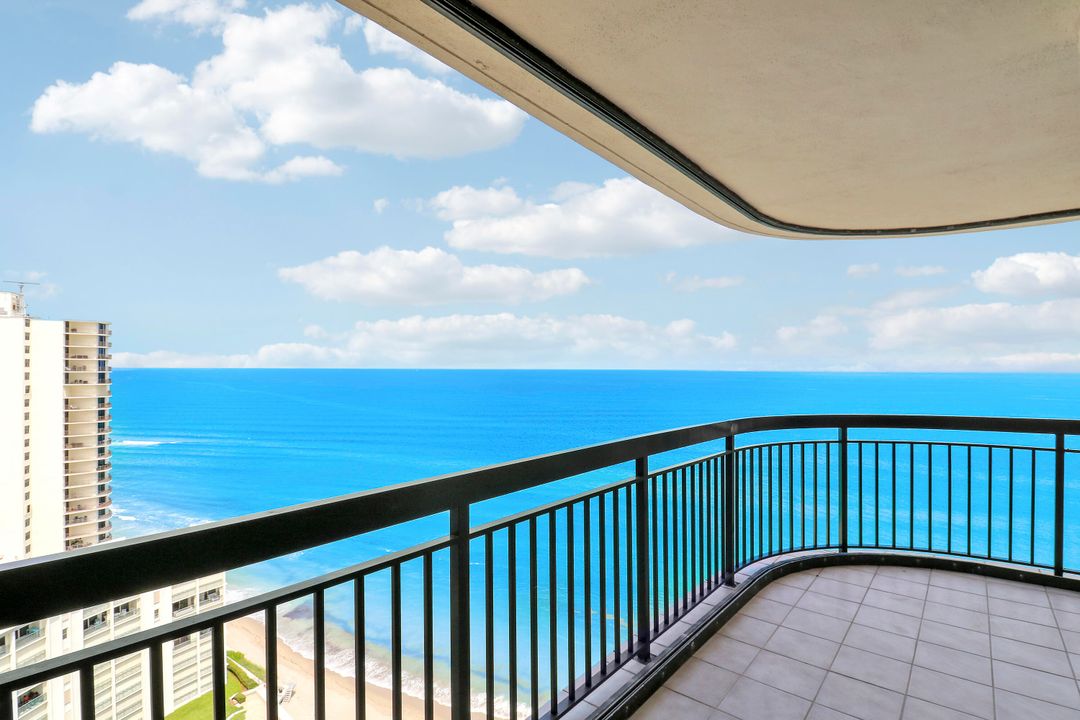 合同活跃: $15,000 (3 贝兹, 3 浴室, 2614 平方英尺)