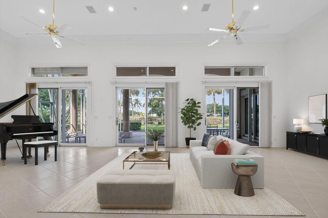 Под контрактом: $1,699,000 (5 спален, 3 ванн, 5019 Квадратных фут)