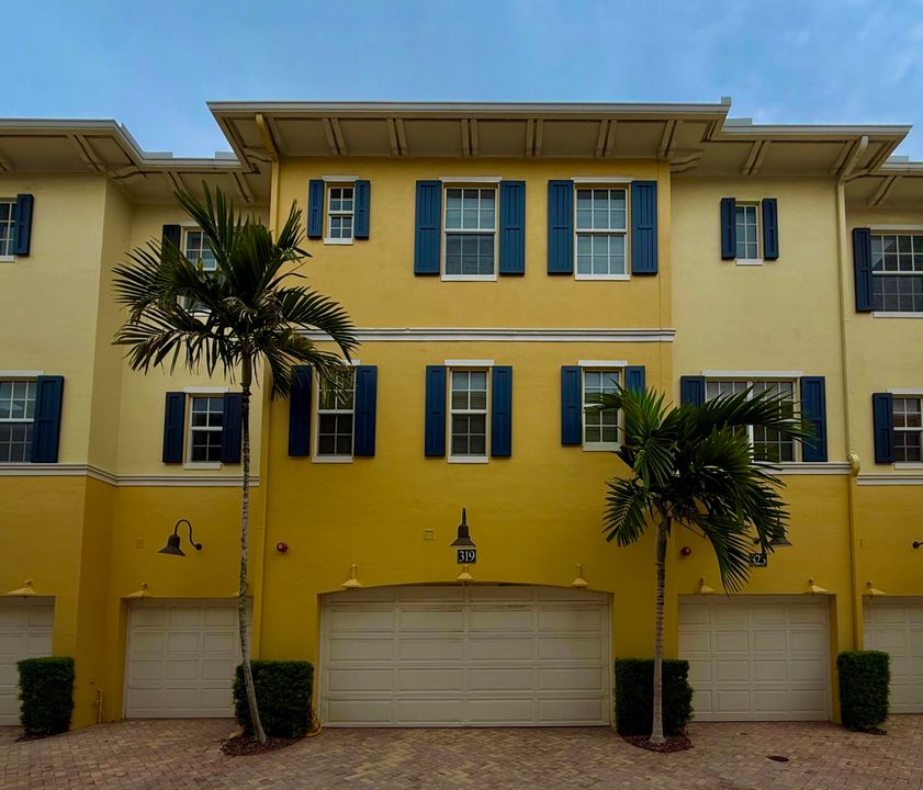 合同活跃: $6,500 (3 贝兹, 3 浴室, 1866 平方英尺)