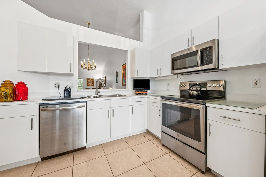 Activo con contrato: $220,000 (3 camas, 2 baños, 1869 Pies cuadrados)