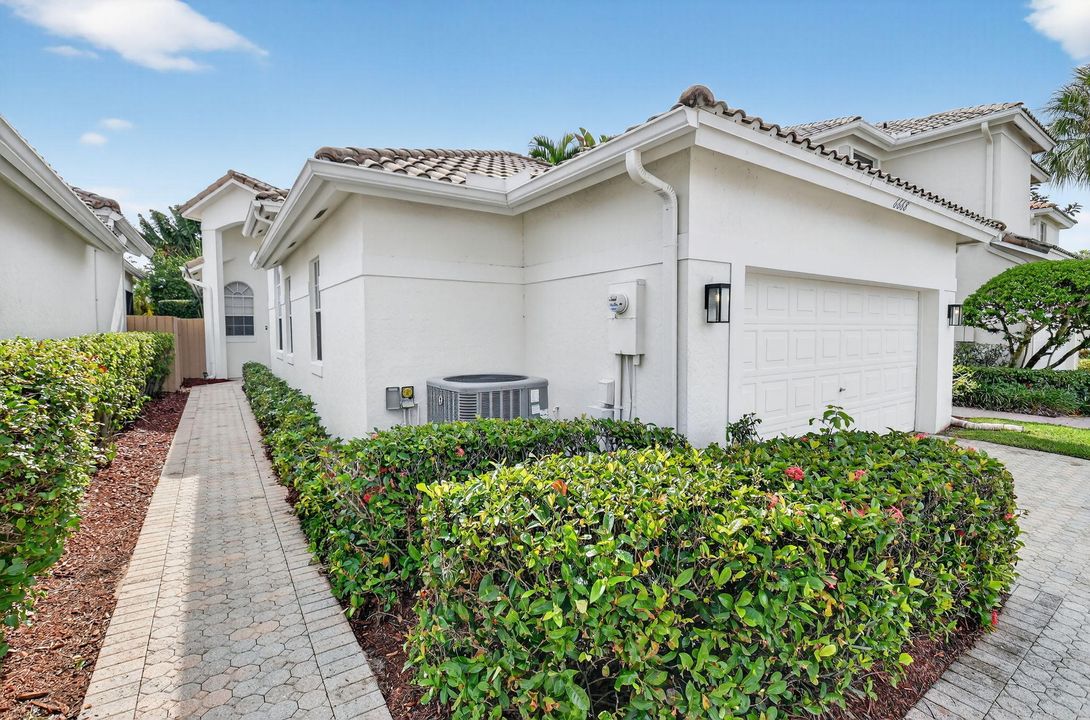 出租: $15,000 (3 贝兹, 2 浴室, 1758 平方英尺)