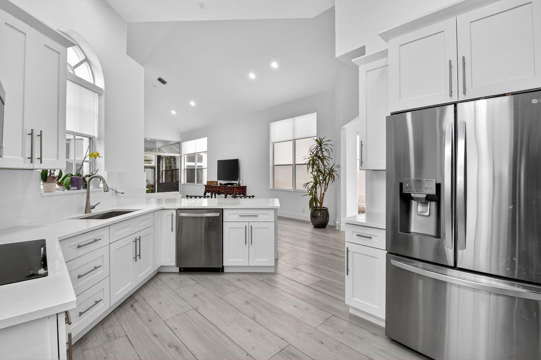 出租: $15,000 (3 贝兹, 2 浴室, 1758 平方英尺)