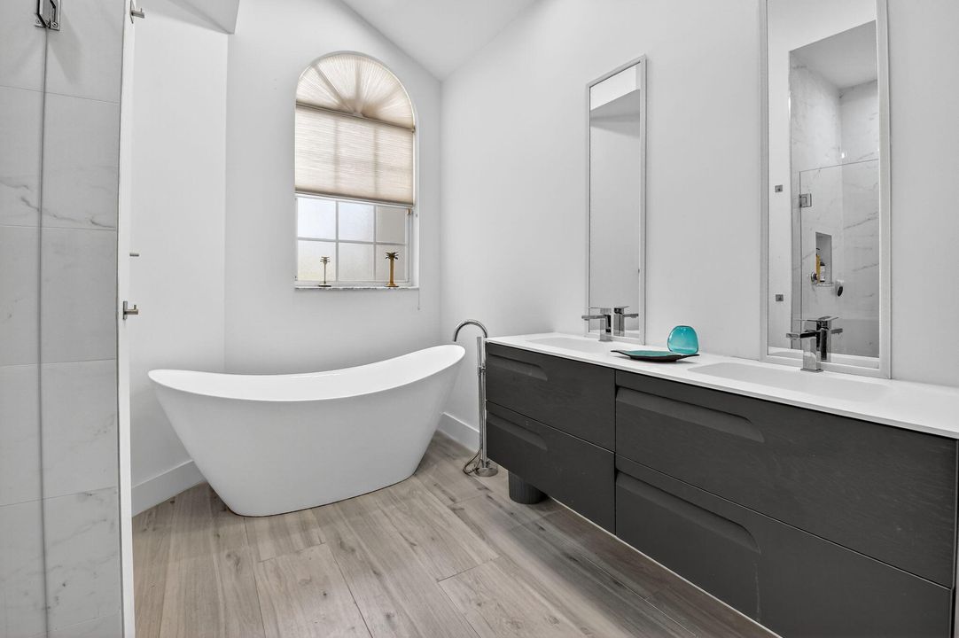 出租: $15,000 (3 贝兹, 2 浴室, 1758 平方英尺)