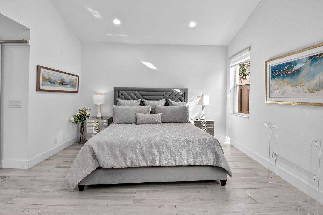 出租: $15,000 (3 贝兹, 2 浴室, 1758 平方英尺)