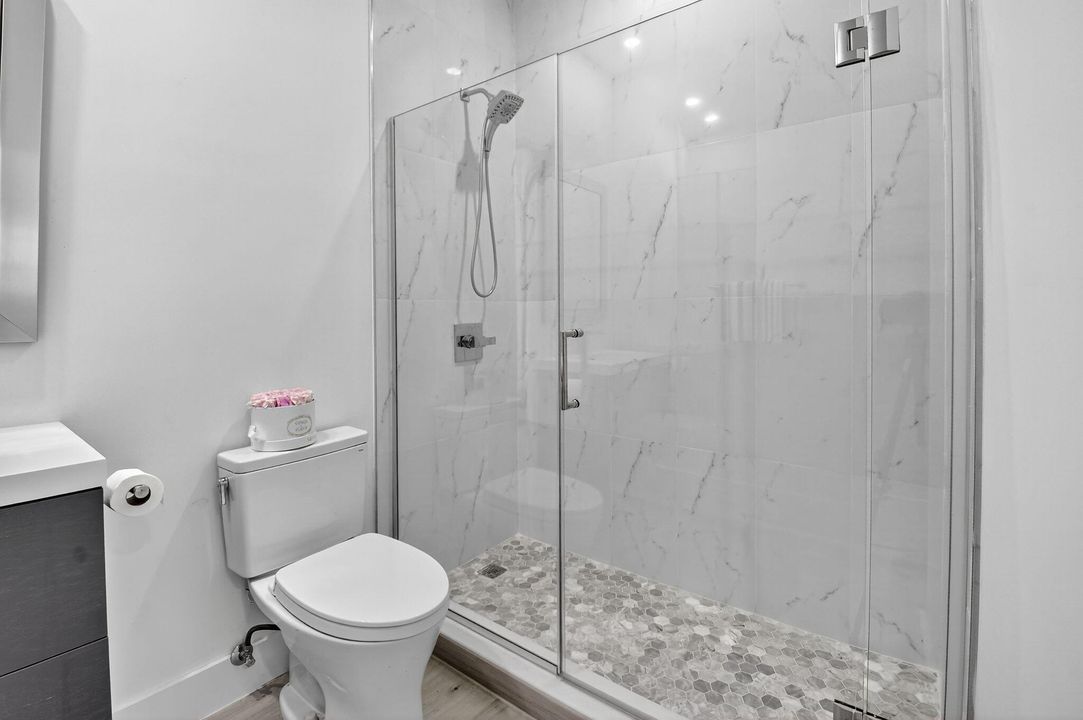 出租: $15,000 (3 贝兹, 2 浴室, 1758 平方英尺)