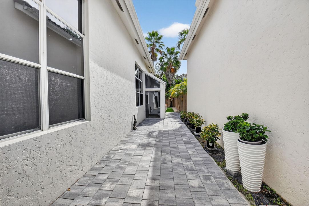 出租: $15,000 (3 贝兹, 2 浴室, 1758 平方英尺)