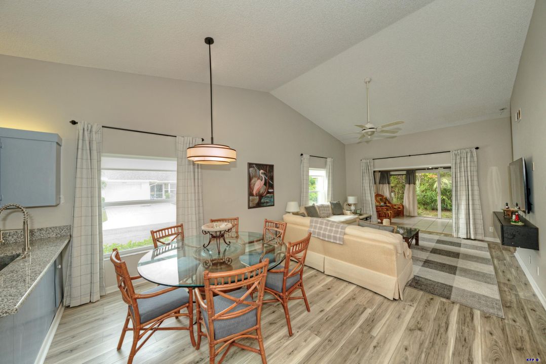 待售: $309,900 (2 贝兹, 2 浴室, 1299 平方英尺)