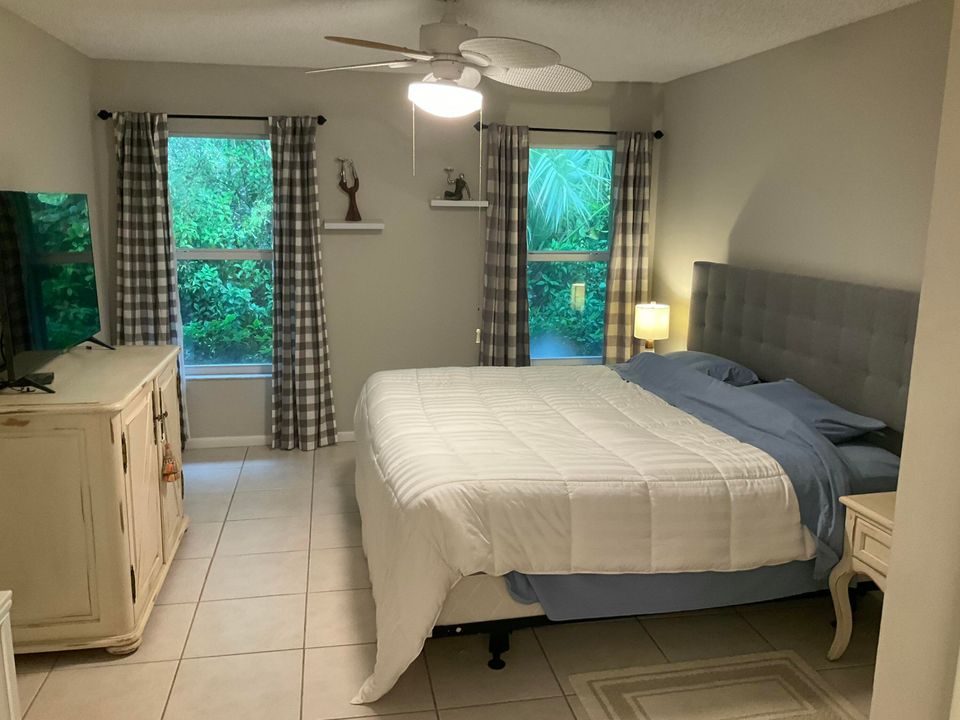 待售: $309,900 (2 贝兹, 2 浴室, 1299 平方英尺)