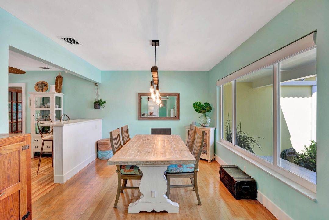 For Sale: $1,999,000 (3 beds, 2 baths, 1462 Square Feet)