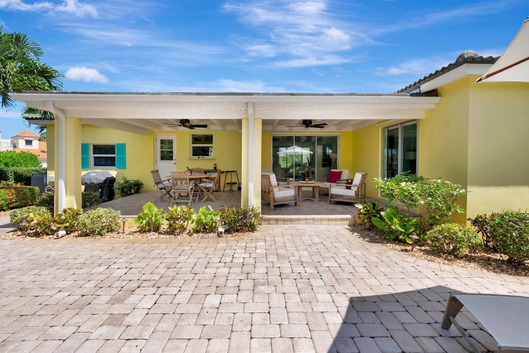 For Sale: $1,999,000 (3 beds, 2 baths, 1462 Square Feet)