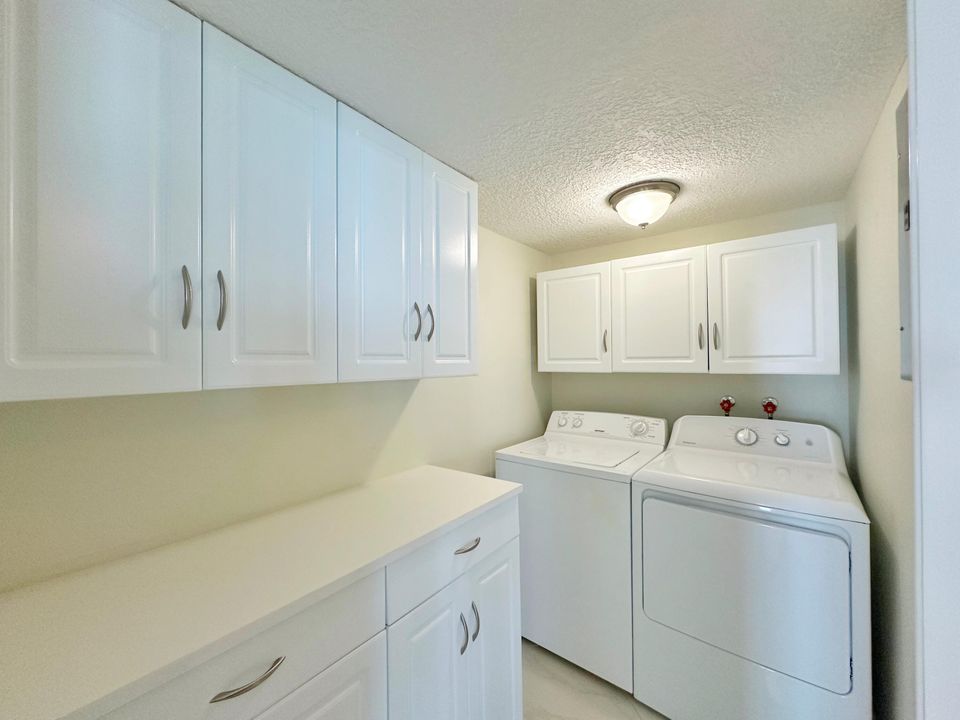Active With Contract: $3,750 (2 beds, 2 baths, 1432 Square Feet)