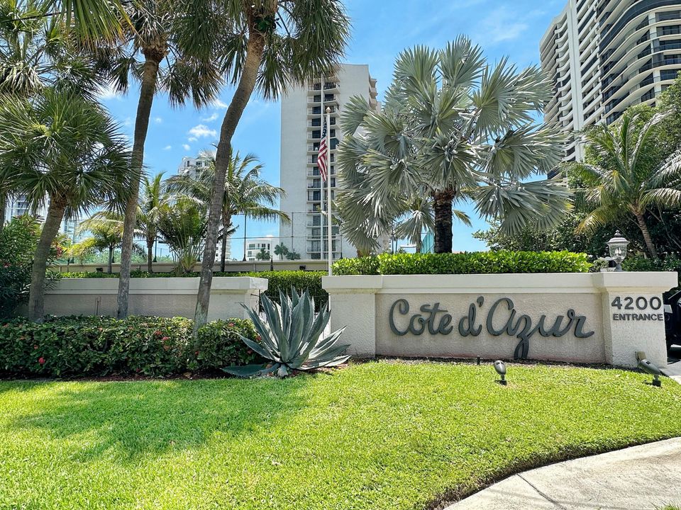 Active With Contract: $3,750 (2 beds, 2 baths, 1432 Square Feet)