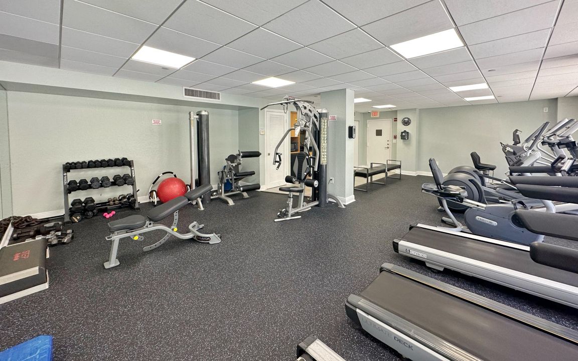 Active With Contract: $3,750 (2 beds, 2 baths, 1432 Square Feet)