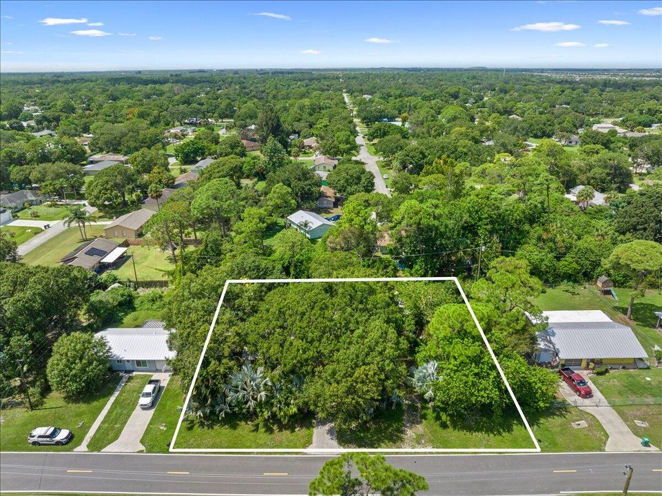 合同活跃: $240,000 (2 贝兹, 1 浴室, 1700 平方英尺)