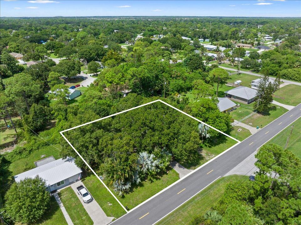 合同活跃: $240,000 (2 贝兹, 1 浴室, 1700 平方英尺)