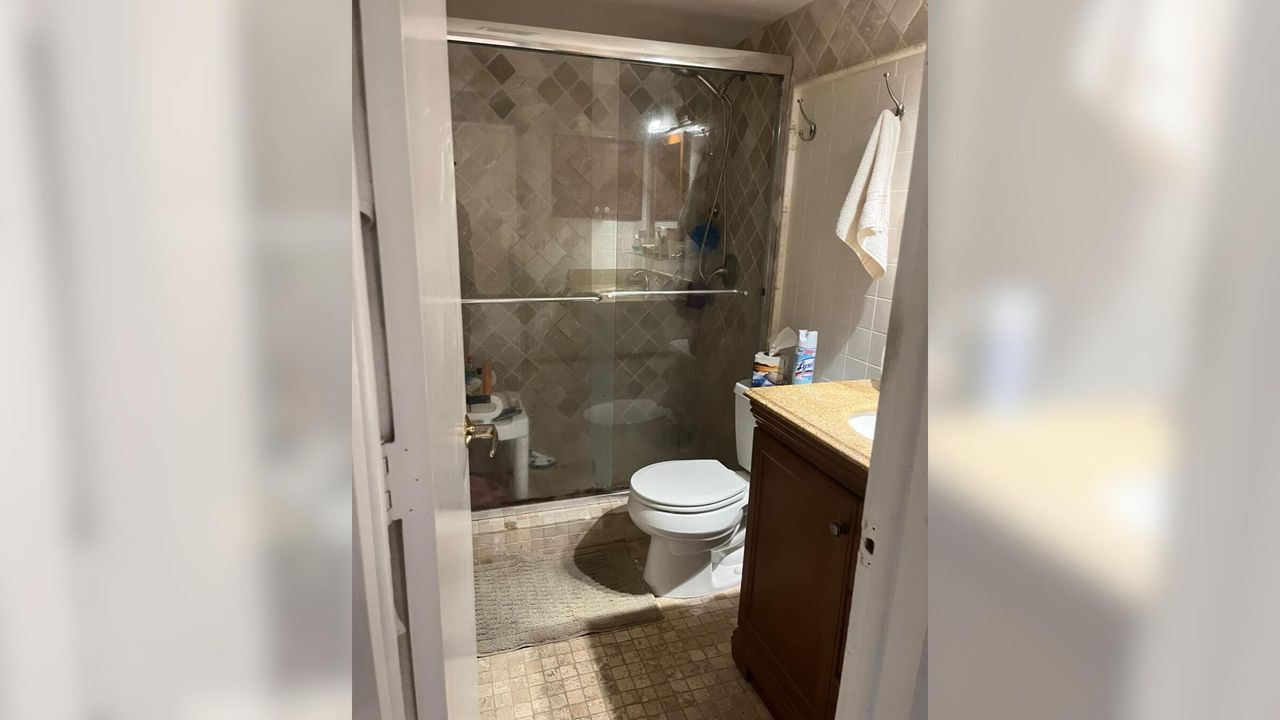 合同活跃: $249,999 (2 贝兹, 2 浴室, 1020 平方英尺)