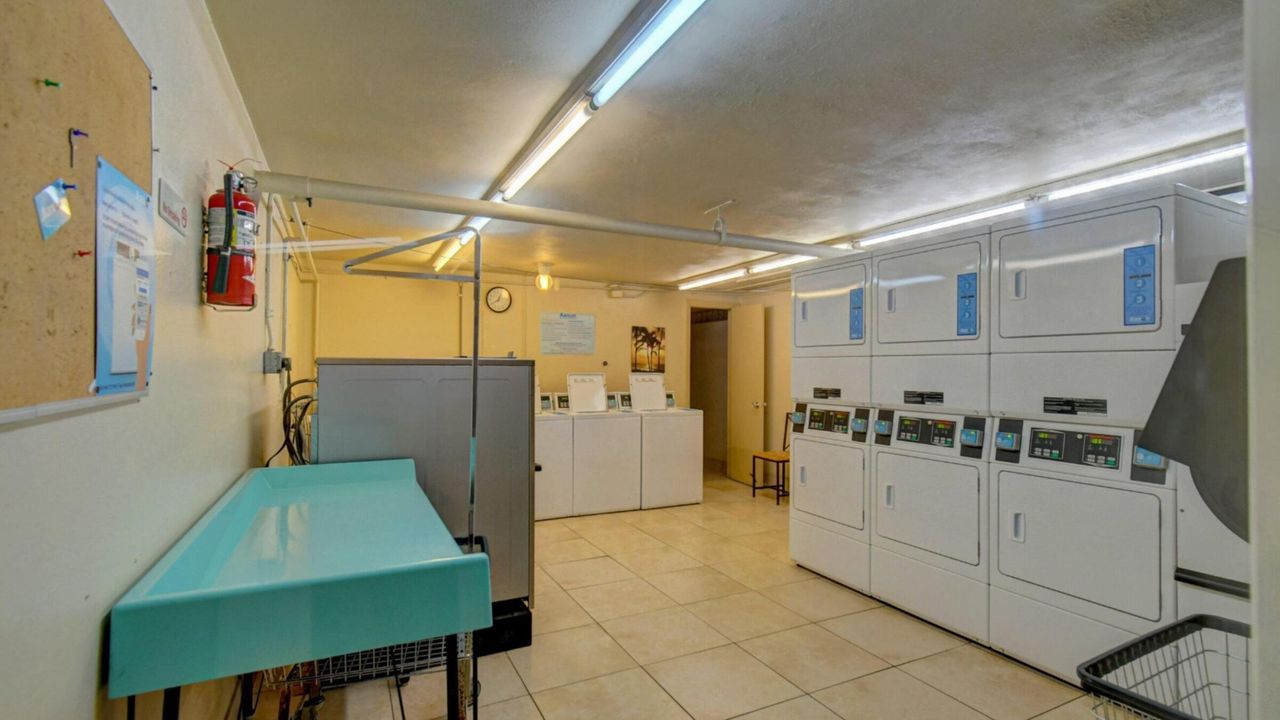 合同活跃: $249,999 (2 贝兹, 2 浴室, 1020 平方英尺)