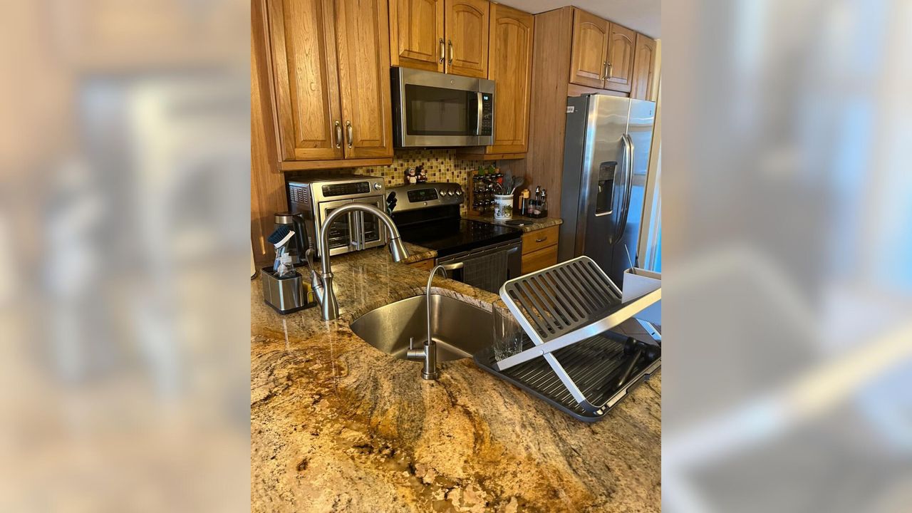 合同活跃: $249,999 (2 贝兹, 2 浴室, 1020 平方英尺)