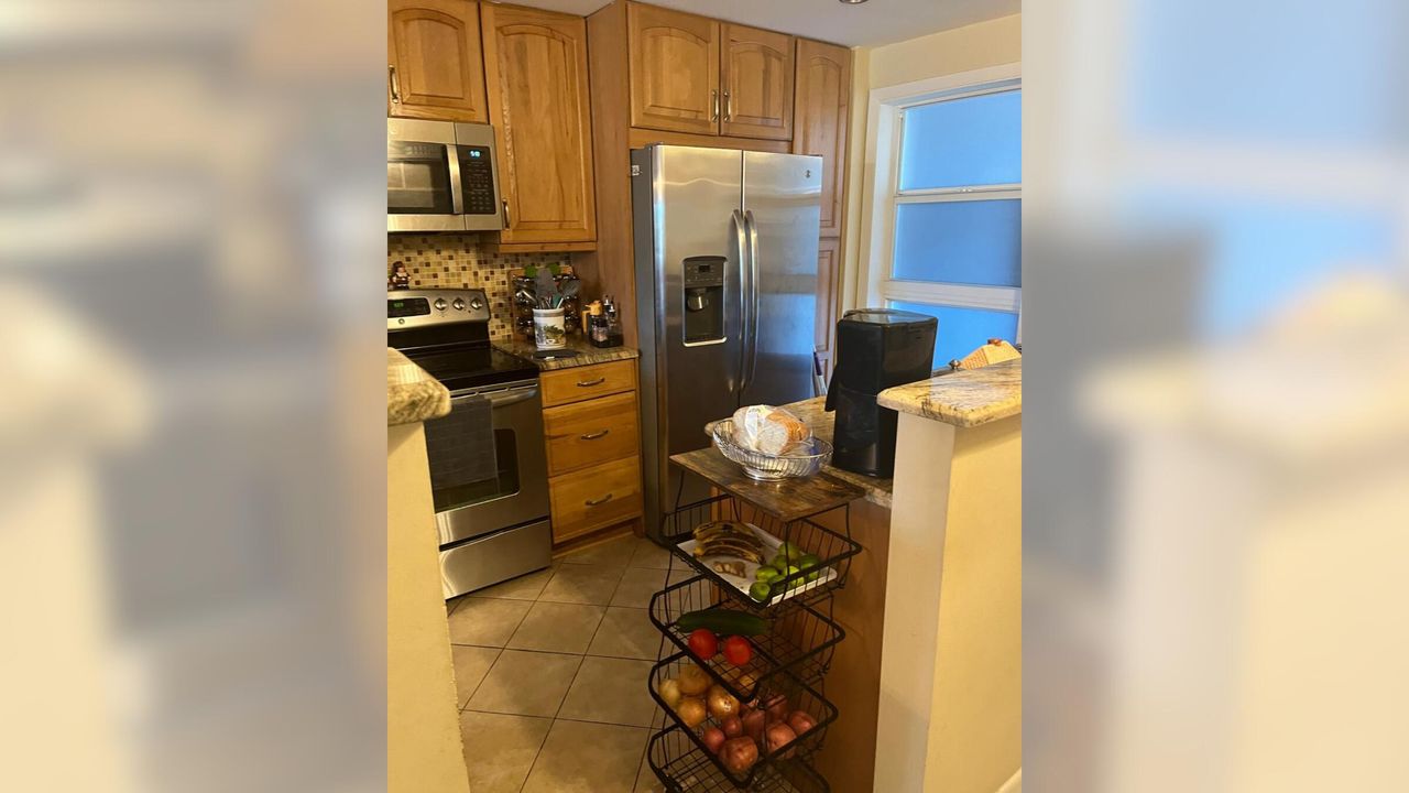 合同活跃: $249,999 (2 贝兹, 2 浴室, 1020 平方英尺)