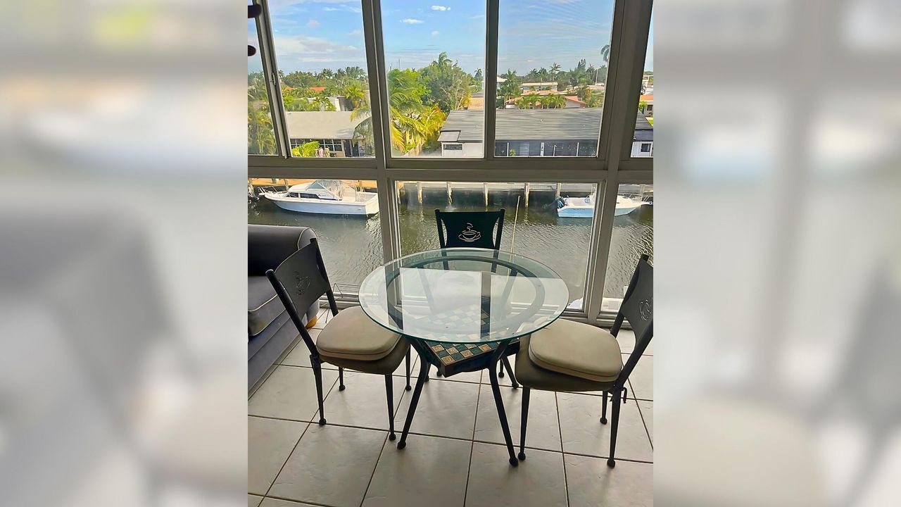 合同活跃: $249,999 (2 贝兹, 2 浴室, 1020 平方英尺)