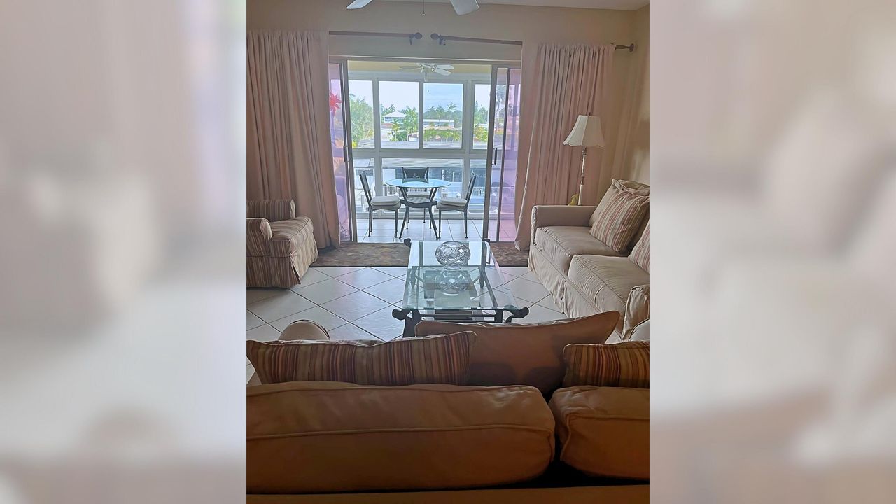 合同活跃: $249,999 (2 贝兹, 2 浴室, 1020 平方英尺)