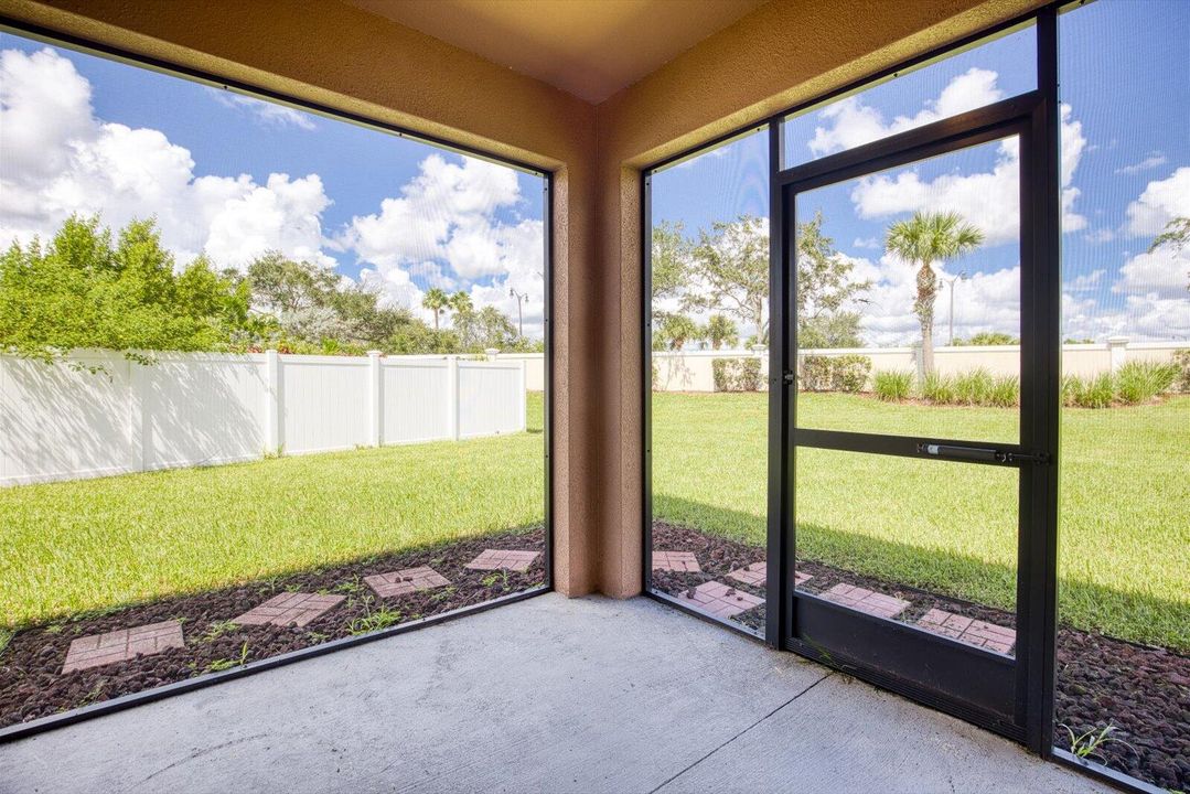 Active With Contract: $2,500 (3 beds, 2 baths, 1535 Square Feet)