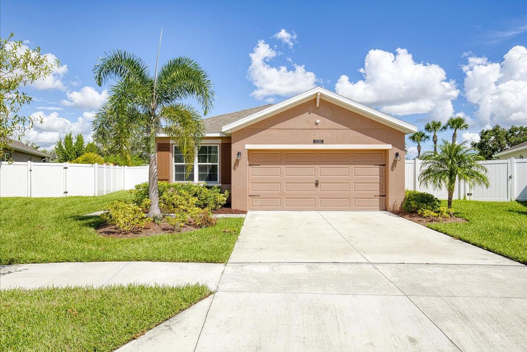 Active With Contract: $2,500 (3 beds, 2 baths, 1535 Square Feet)