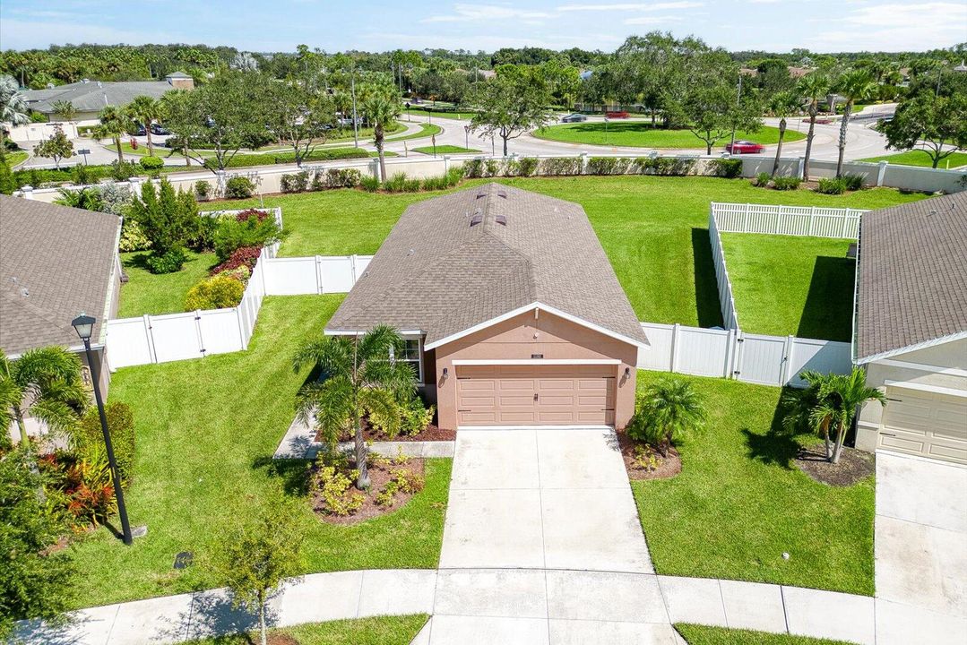 Active With Contract: $2,500 (3 beds, 2 baths, 1535 Square Feet)