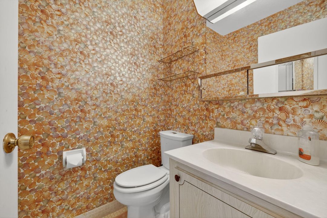 For Sale: $65,000 (1 beds, 1 baths, 816 Square Feet)