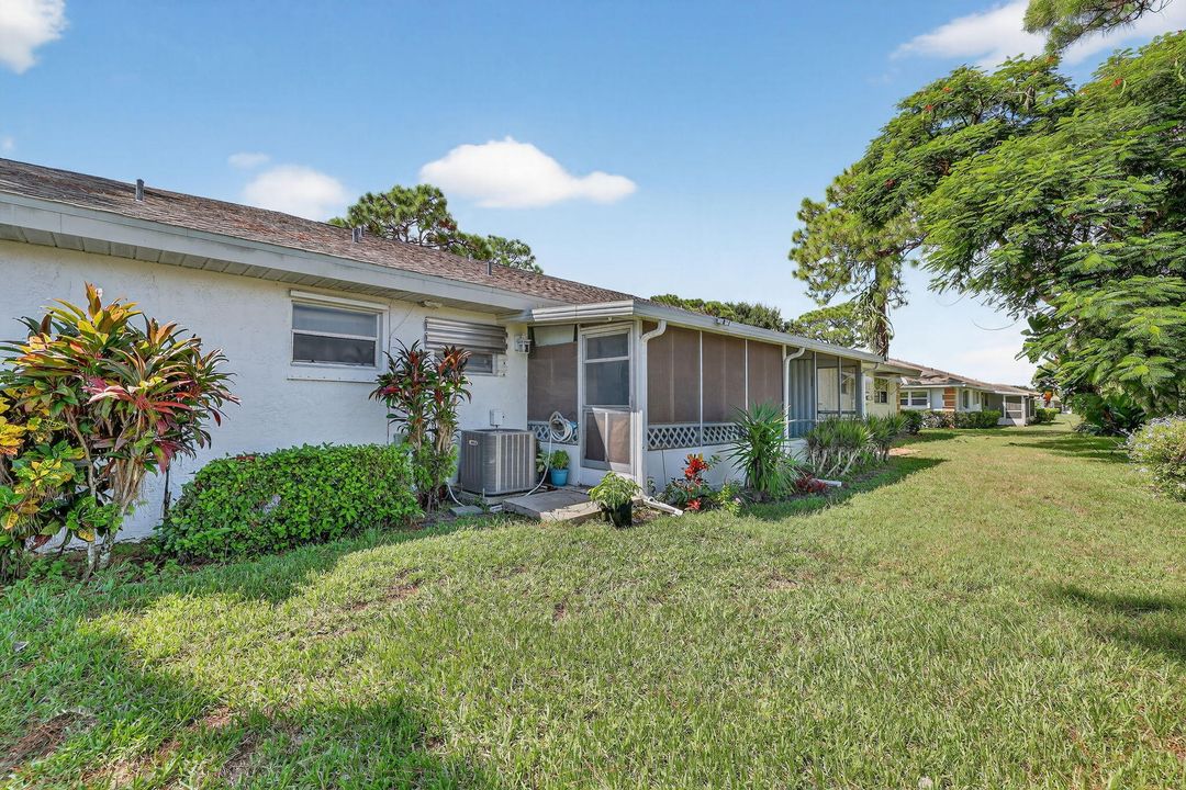 For Sale: $65,000 (1 beds, 1 baths, 816 Square Feet)